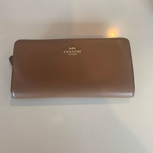 Coach glovetanned leather wallet